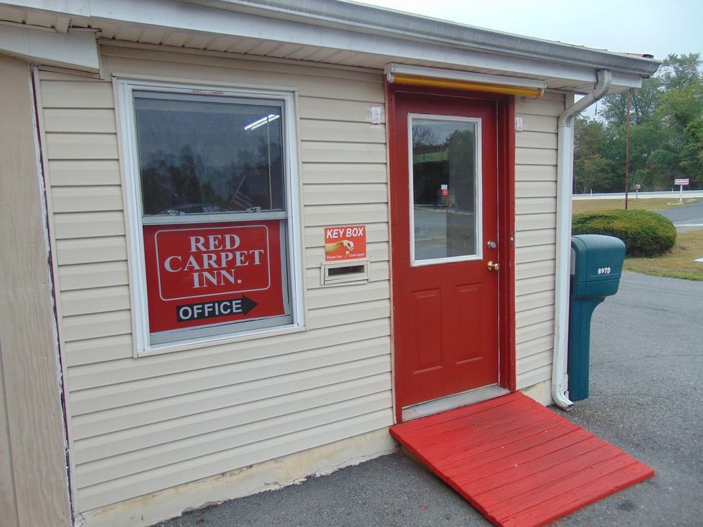 Red Carpet Inn Duncannon New Buffalo Εξωτερικό φωτογραφία