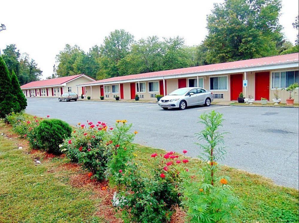 Red Carpet Inn Duncannon New Buffalo Εξωτερικό φωτογραφία